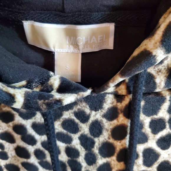 Michael Kors hoodie so soft and warm. Size S - Picture 2 of 7